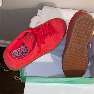 Puma Canvas sneakers